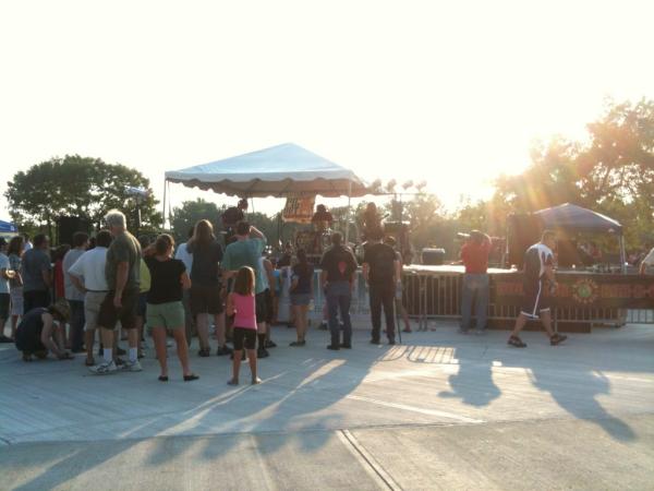 dinobbq's tweet photo. @super400 at the #troypigout http://t.co/9RJh0ylM