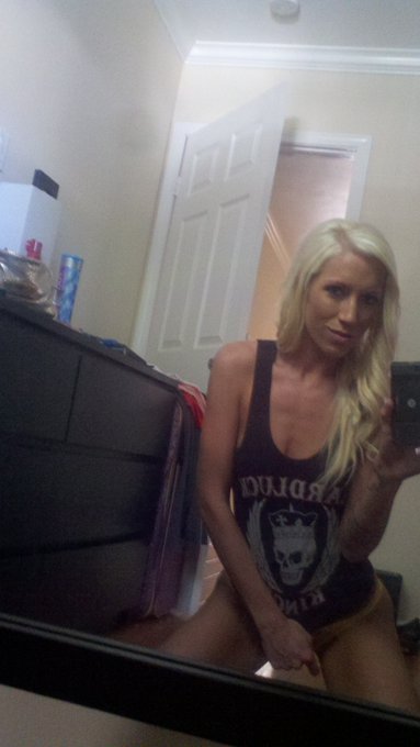 I'm layin this little booty down to take a nap :-) http://t.co/GelL3Fc5