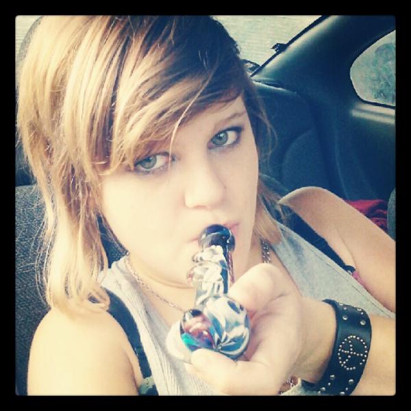 JennyDear420's tweet photo. --Roll Me Up &amp;&amp;Smoke Me;] http://t.co/FR4xCOga