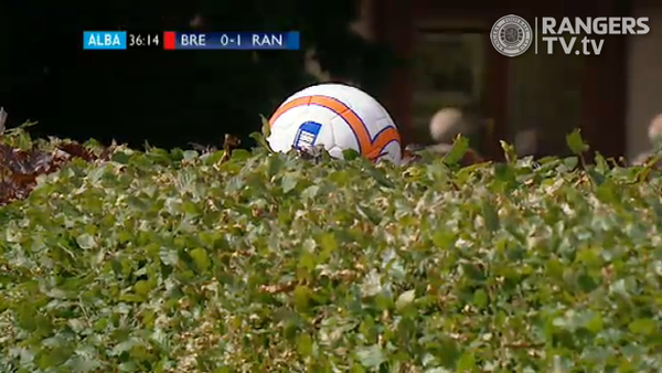Rangers Football Club on Twitter: "As we lose the first ball in the #hedge with just eight minutes to go until half time at Glebe Park, it's still 1:0. http://t.co/YXWXo6vb"