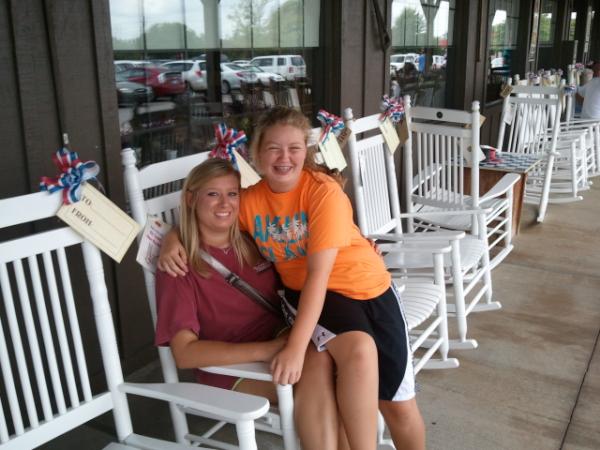flemflemingo's tweet photo. Sisters!!:) @PaigeFlemings1 http://t.co/n1phpR1
