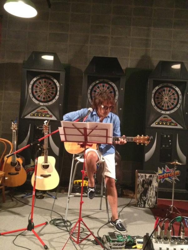 KeikoShibuya's tweet photo. スペシャルゲスト八松EX登場🎸🎧🎤 http://t.co/jnoWEe4F