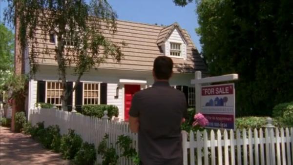 ChuckClub's tweet photo. The house of my dreams! *----* #Chuck http://t.co/Ag9LaeN1