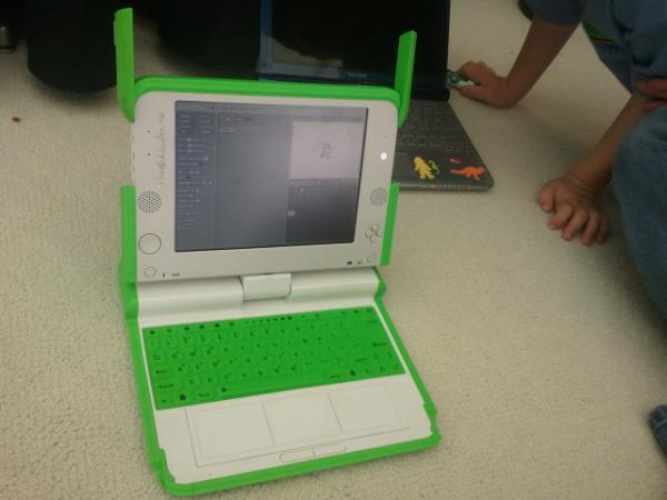 ethorsenahs's tweet image. 4 year old shows us his computer (and he&apos;s using scratch!)  #scratchmit2012