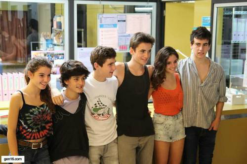 En el rodaje de la segunda temporada de @pvermelles con @etsmoltgrantiu <a href="/marc_balaguer/">Marc Balaguer</a> <a href="/JoanaV4/">Joana Vilapuig</a> #mireiavilapuig #igor