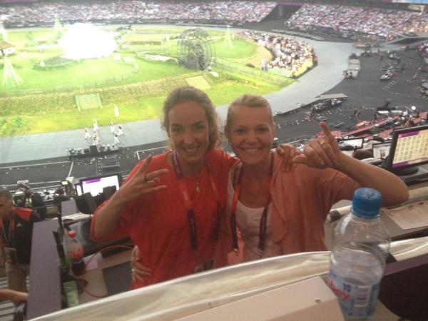 lauragoense's tweet photo. Telesport-afvaardiging represent op de openingsceremonie! http://t.co/3gGbnZ71