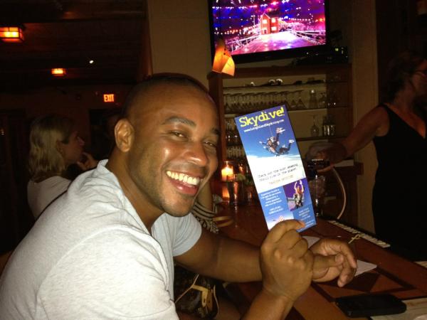 RayMariePrine's tweet photo. @donteezie bday gift time #skyTay http://t.co/jneAytUj