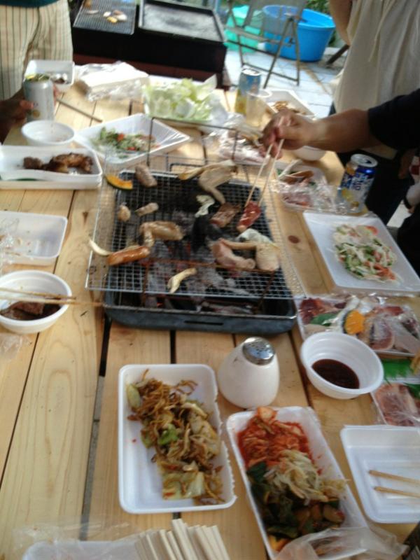 KeikoShibuya's tweet photo. 植嶋邸BBQ🍻🍻🍺 http://t.co/mF0RdNAa