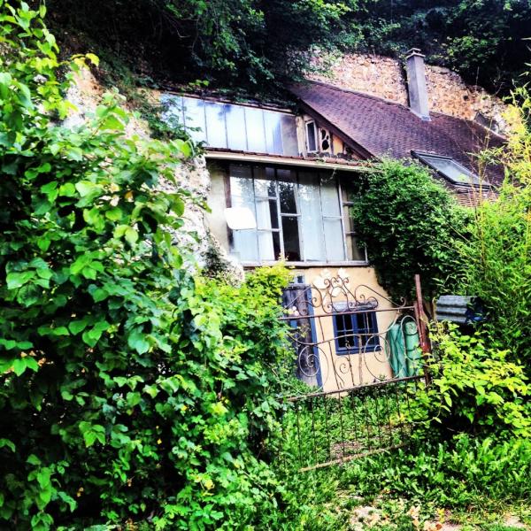 BmyKey's tweet image. Insolite : Une belle maison dans la roche #Normandie #Eure