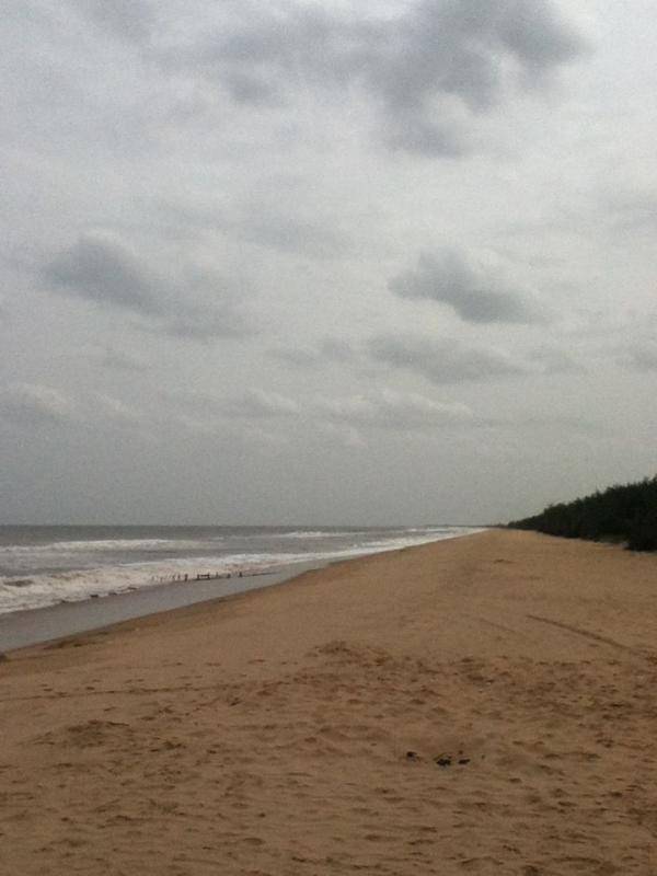 tylerv11's tweet photo. Off day at the beach overlooking the bay of Bengal! Not a bad day at all! http://t.co/7s6BGTo8