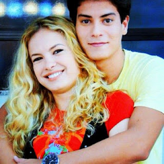 Luar_ChaSom's tweet image. Lindoooooooooooos.