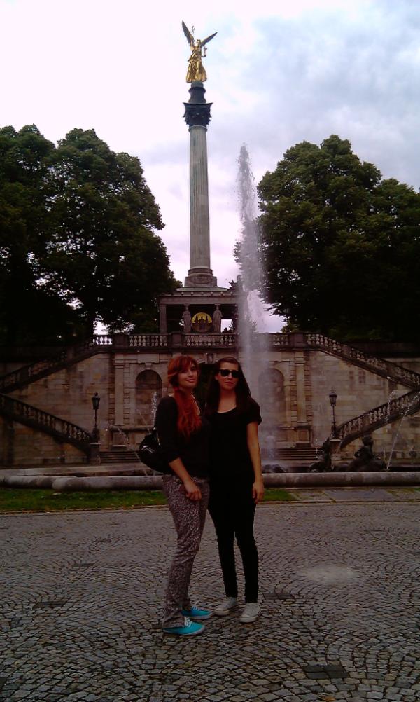 jennilized's tweet photo. Paseos por München con buena compañía :) @deerjeeling http://t.co/0KH6b606