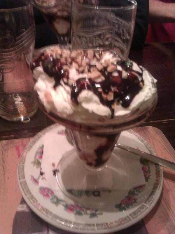 gillyWilly03's tweet photo. @Toni_leigh85 @paco2784 @lloydwhite85 tweetwotueat http://t.co/07SMO4Dk