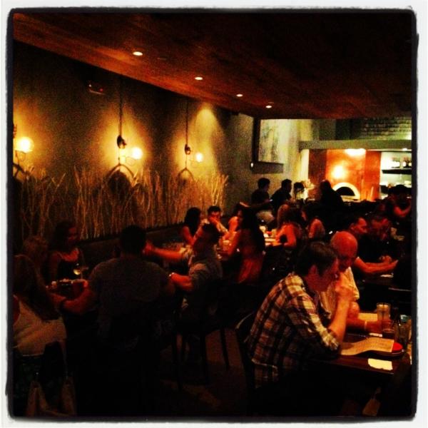 PL8Kitchen's tweet photo. It's a GR8 night at PL8! 😄 http://t.co/u2eaGhmb