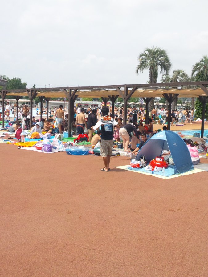 よみうりランドプールの混雑 お盆 夏休み や持ち込み可能な持ち物と口コミ評判 混雑状況 待ち時間 割引情報を配信するブログ