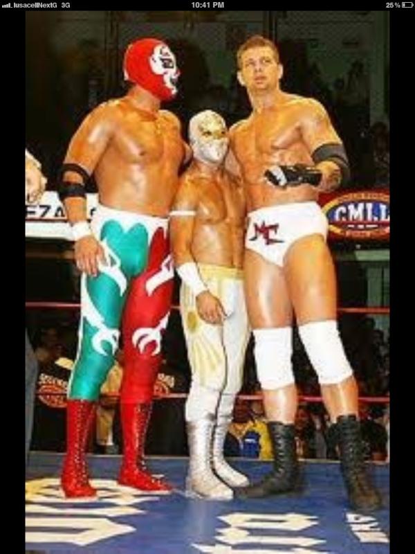 MarcoCorleone23's tweet photo. Old school Mexico photo Marco Corleone, Sin Cara(mistico) and Alberto del Rio(dos caras jr.) http://t.co/2mZ4EDxY