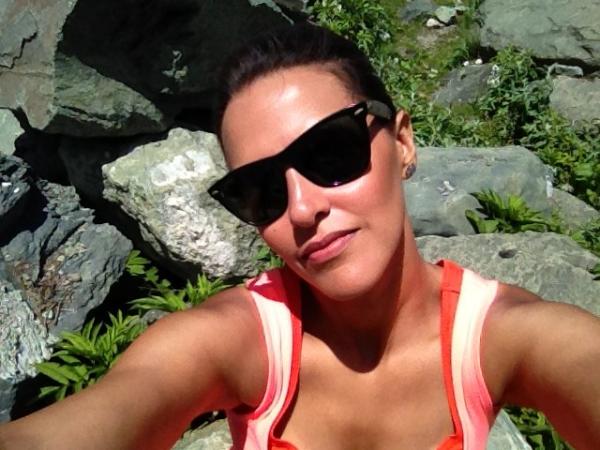 lifeisbetter's tweet image. Super cool. #envyarmy @Neha_Dhupia: Under the #kargil sun  #azadiweek