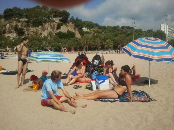 FClanchet's tweet photo. Gaudint a Calella després de veure competir el Miquel, l'Ester, el Roger, la Caro i l'Elena. Han fet molt bon paper. http://t.co/4z7DQB7Z