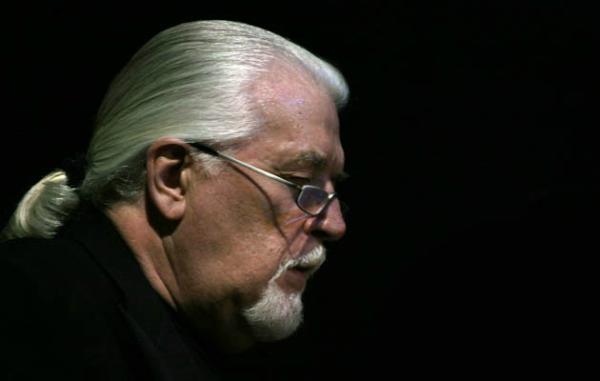 Metelasacala's tweet photo. Ha muerto Jon Lord a los 71 años, teclista y fundador de Deep Purple. Un día triste para el rock&amp;roll. DEP http://t.co/txDc27h2