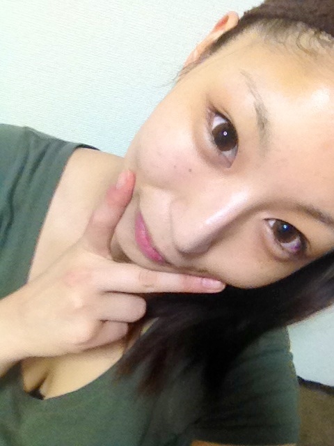 パック終了なう(*&acute;꒳`*)少しでもお肌キレイになるといいな～( ；&forall;；)🎶 http://t.co/IG5z1jTF