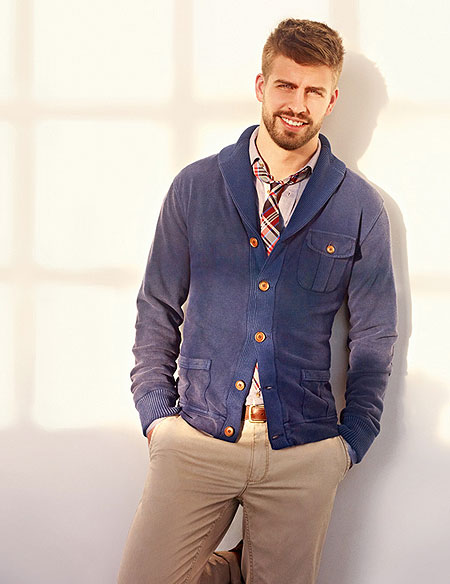 Mango HombresVerano'12: Gerard Piqué es una vez más la imagen de Mango y toda su línea de prêt-à-porter para hombres.