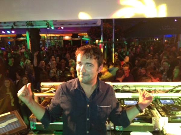 gerardekdom's tweet photo. Effe plaatjes gedraaid op de kermis in Uden! #datdoetallemaalmaar #keigezellig http://t.co/wibK6DVC
