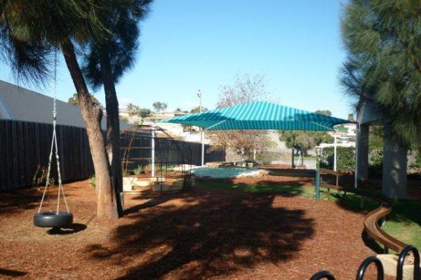 MAEarlyLearning's tweet image. Parmelia ELS has a new yard incl. river bed sandpits,swing set,water station w/hand pump,arbour dome,campfire&amp;amp;gardens.