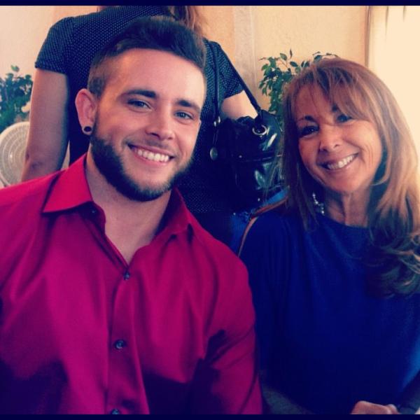 CraigeryTM's tweet photo. Mothers day!! :D http://t.co/49SyFFcT