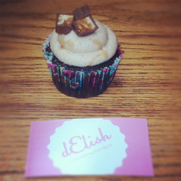 MGCoffeeShop's tweet photo. Pair a Snickers Cupcake with our "Candy Shop" drink special! #dessertswag http://t.co/tQOnzglL
