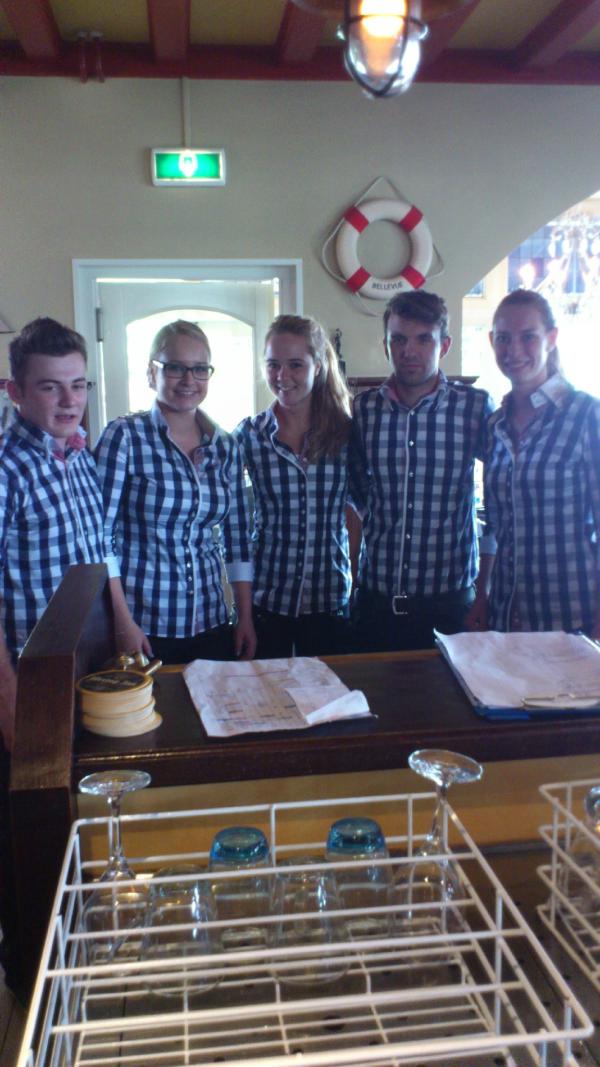BellevueWstad's tweet photo. De nieuwe Bellevue outfit met dank aan Konijnendijk Mode!!! http://t.co/jUPQu7dP