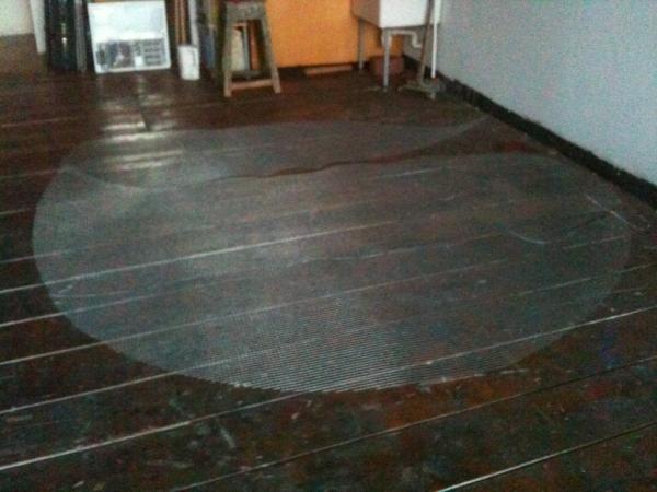 Lucy_McKenna's tweet image. Heading home, half my giant wire disc stitched together. Can&apos;t believe Geneva next week! #electroncloud #CERNtweetup