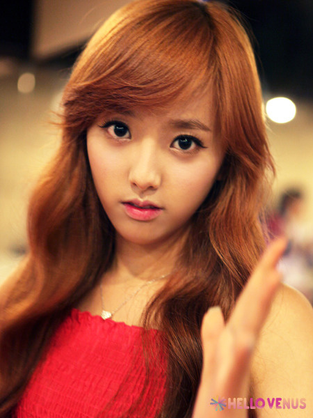 chHELLOVENUS's tweet photo. .헬로비너스의 응원을 받아라~이벤트!! 비하인드스토리가 팬카페에 업데이트 되었답니당~자~ 보러 가시죠~~+_+
http://t.co/SAOyEBQV http://t.co/cvN7wGw4