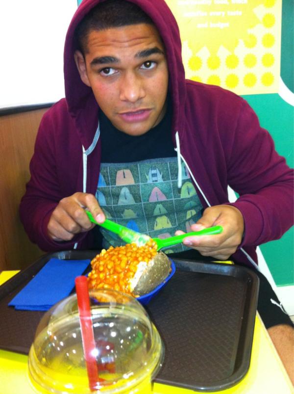 harrisonjamest's tweet photo. @Hocking8 @sammatavesi7 @jackandrew1 #tweetwhatyoueat #shouldhavehadmcdonalds http://t.co/vCQMYTVB