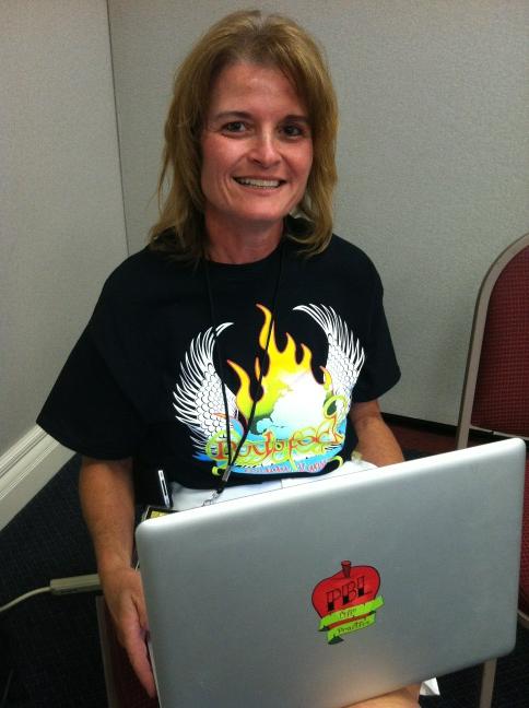 GingerLewman's tweet image. @debhaneke got her PBL #techtoo at #Podstock #PBLchat