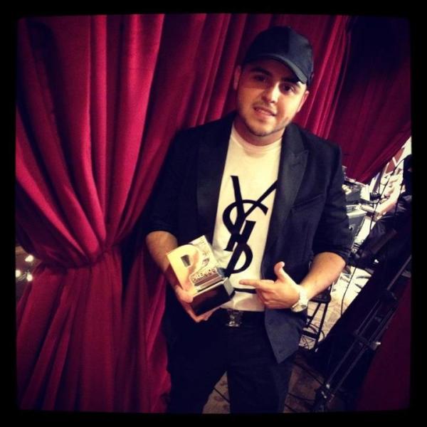 Hermosuras_Gera's tweet photo. Por Todo El Apoyo Que Todos Le Damos A El #MejorVestido De la Noche @gerardoortiznet El Gano y Estas Muy Feliz C; http://t.co/xYt8CsfB