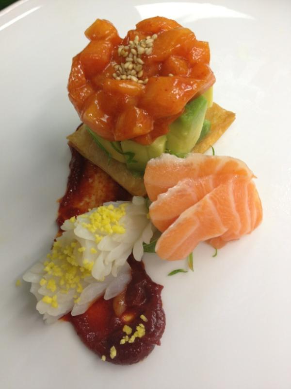 perakb's tweet image. salmon tartar,belly salmon,squid sashimi.
