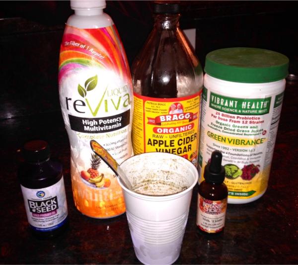 KerriHay's tweet image. Morning vitamins and minerals mix! Can u tell I dislike pills.. Lol! #healthy  #cleanontheinside @serkelley