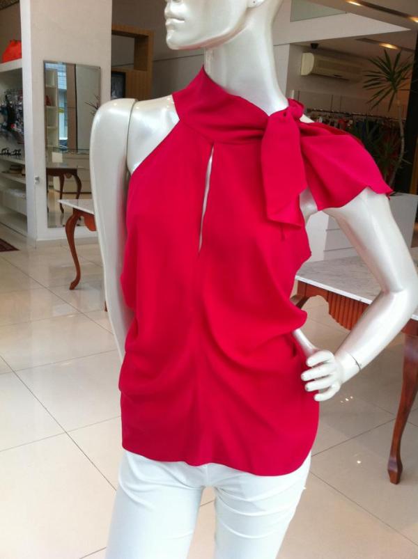 zenmaison's tweet photo. Ainda dá tempo de participar do sorteio da Blusa de Seda da Iódice! Aproveite também os decontos da liquidação! http://t.co/LWAAf8qf
