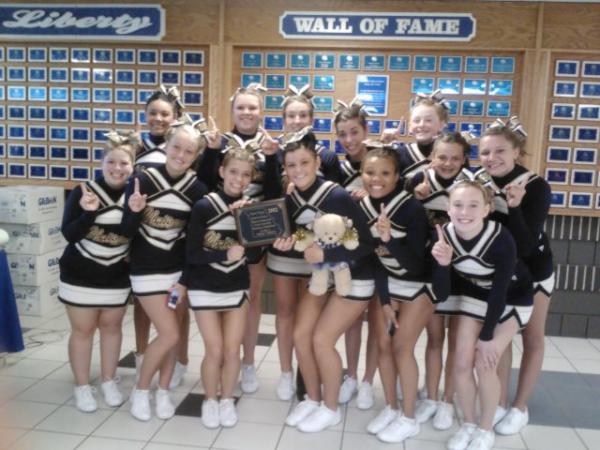 hattieyazel's tweet image. regional champs. #extremelyhappy #gobears #cheerleading