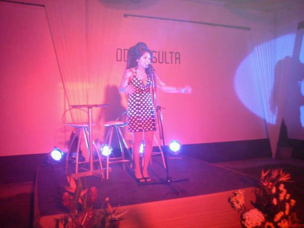 renzoarauco's tweet image. Super evento! “@addconsulta: Nos acompaña en el escenario regalándonos su gran voz Amy Whinehouse Peruana #addconsulta http://t.co/ePK2ti4B”