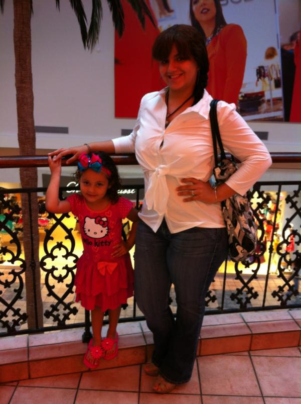 zari20's tweet image. Es q estar cn esta princesita es lo mejor :)