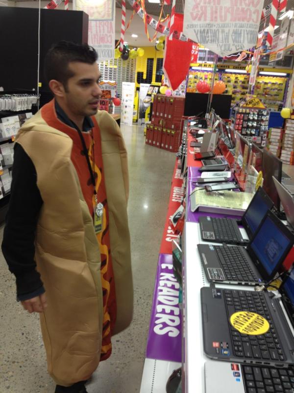DarylR_JBaus's tweet photo. “@Benjamin_JBaus: Manager hotdog http://t.co/3zbBzSbm” #unofficial #aquateenhungerforce