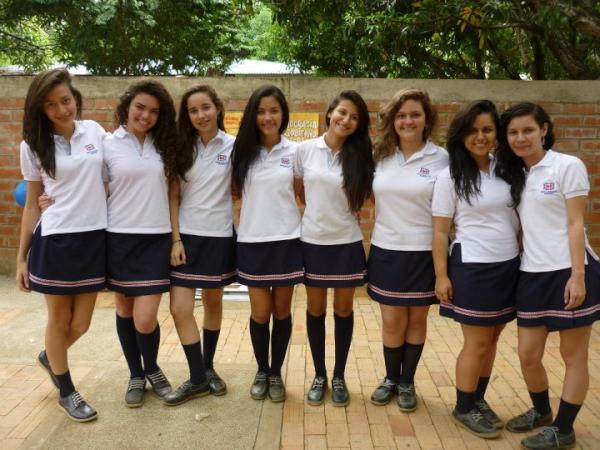 aquariusgroupie's tweet image. Mis compañeras de clase (: #Class2012