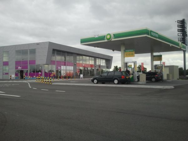 wasstraatemmen's tweet photo. Bp tankstation &amp;  @RoutiersRest op het nieuwe Truckpoint Emmen! A37 afslag 6 N862! #theplace2be http://t.co/ARX3IBlJ