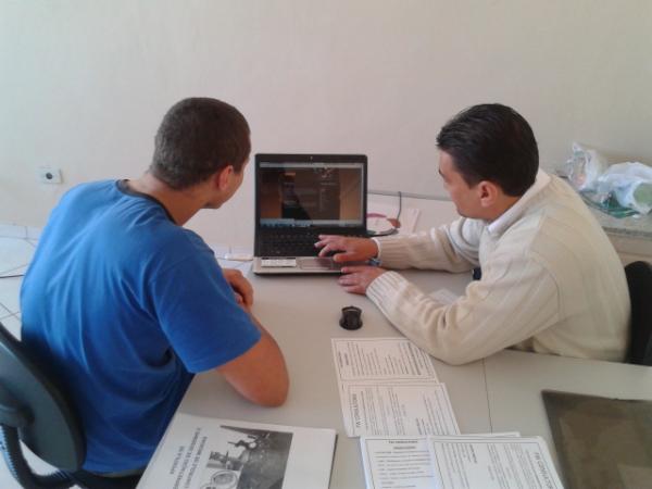 FWConsultoria's tweet photo. Professor Fábio Sousa e Donovan Freitas. http://t.co/m0h6ffQt