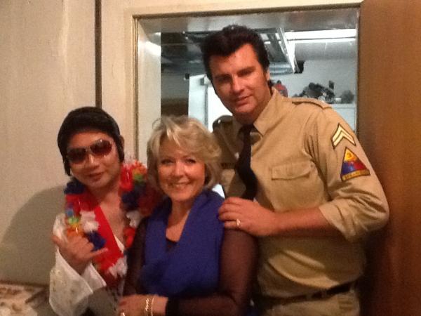 seyffardt's tweet photo. Hoffest @Diefenhardt  Weingut #Elvis Presley is alive. Gleich  Auftritt von gleich zweimal Elvis und Ulrike Neradt. http://t.co/d4c7tKrM