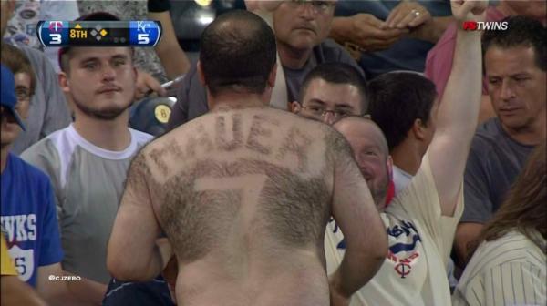 darrenrovell's tweet photo. Can’t afford a jersey? shave it into your back hair like this guy did! (pic from @cjzero) http://t.co/unkImgsy
