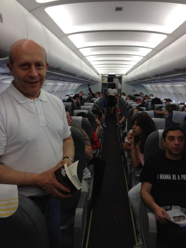 Ya volviendo de Londres, junto a un grupo de chavales que también ha estado animando a los deportistas españoles