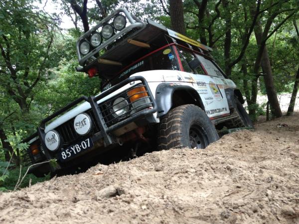off road op het randje en er over en losgetrokken worden #carbagerun #altijdfeest