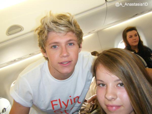 1Dliveupdates's tweet photo. “@A_Anastasia1D: #1DFlyingStart http://t.co/2LdBgH1D”